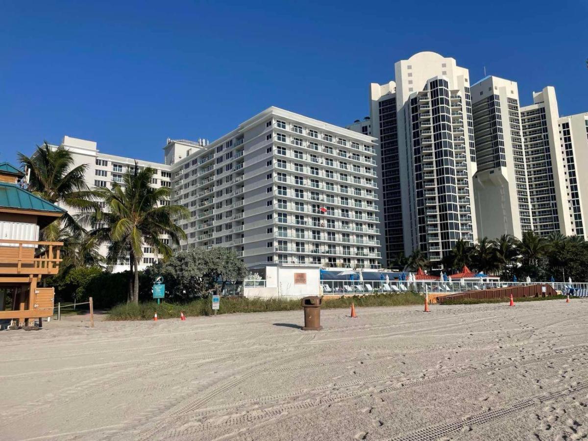 Апартаменти Spacious Studio On The Beach In Sunny Isles Beach, Fl Екстер'єр фото