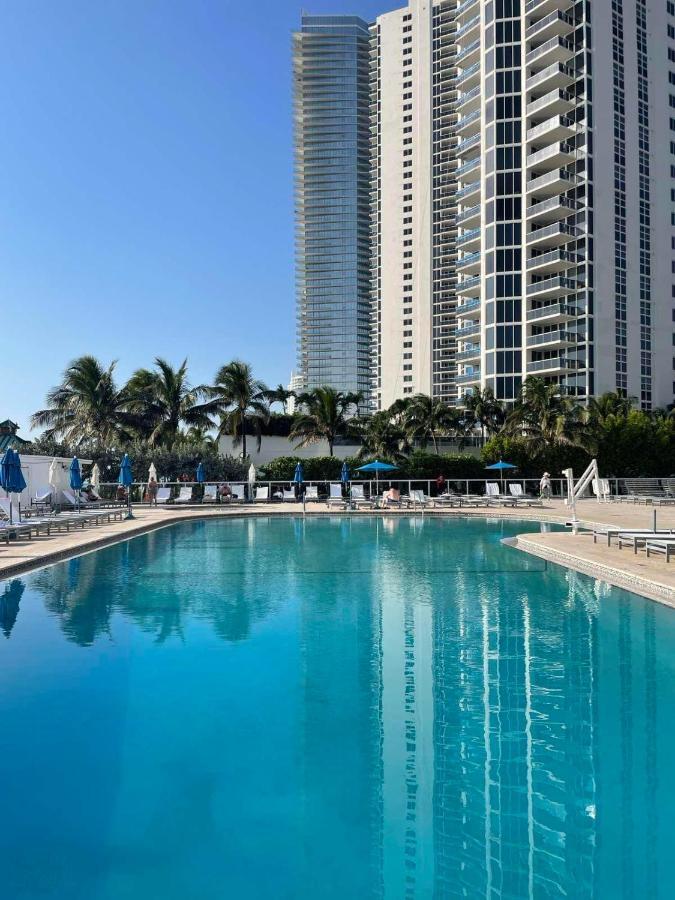 Апартаменти Spacious Studio On The Beach In Sunny Isles Beach, Fl Екстер'єр фото